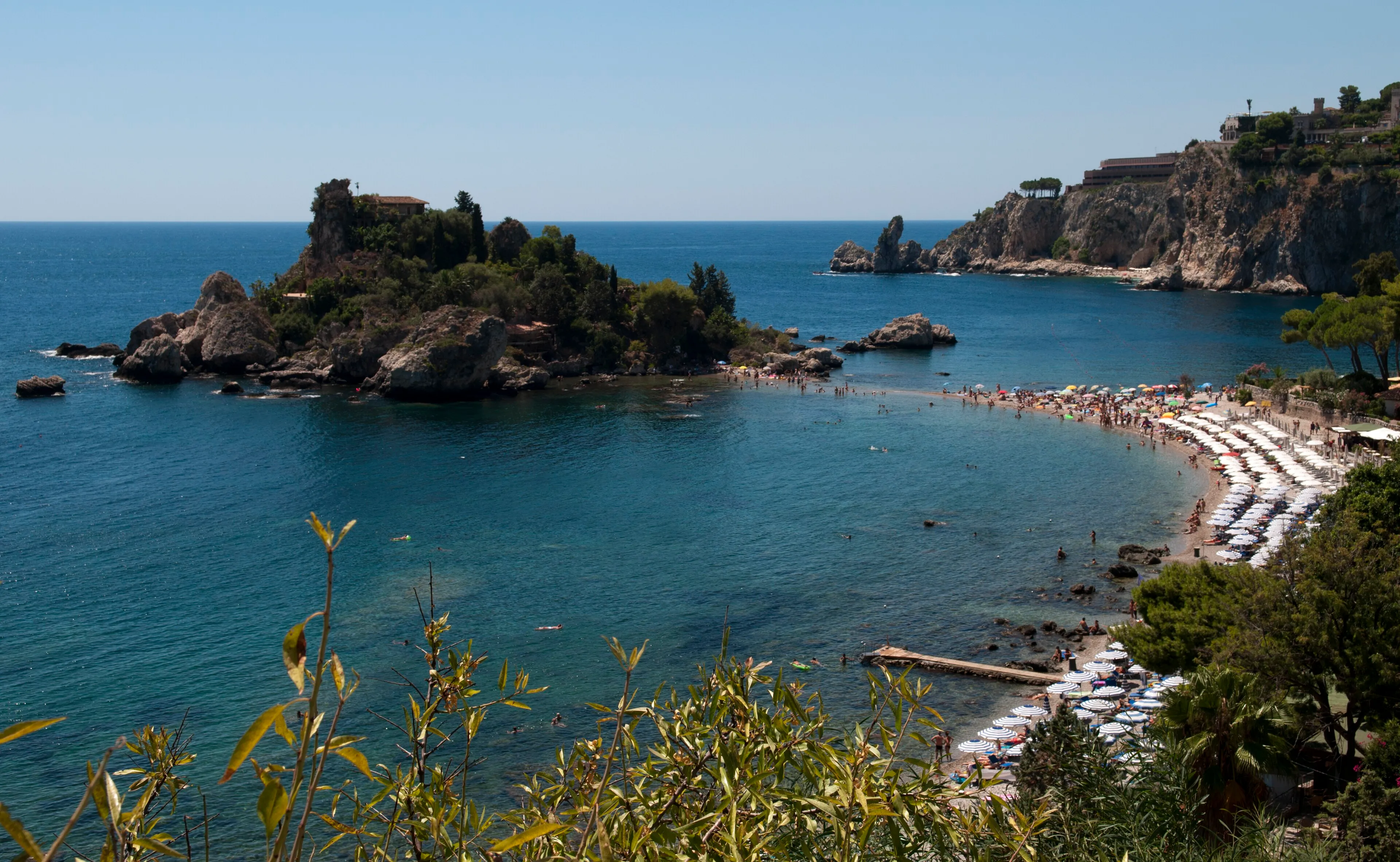 Isola Bella e la sua baia, sotto Taormina